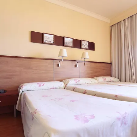 维多利亚名誉酒店 酒店 罗萨斯